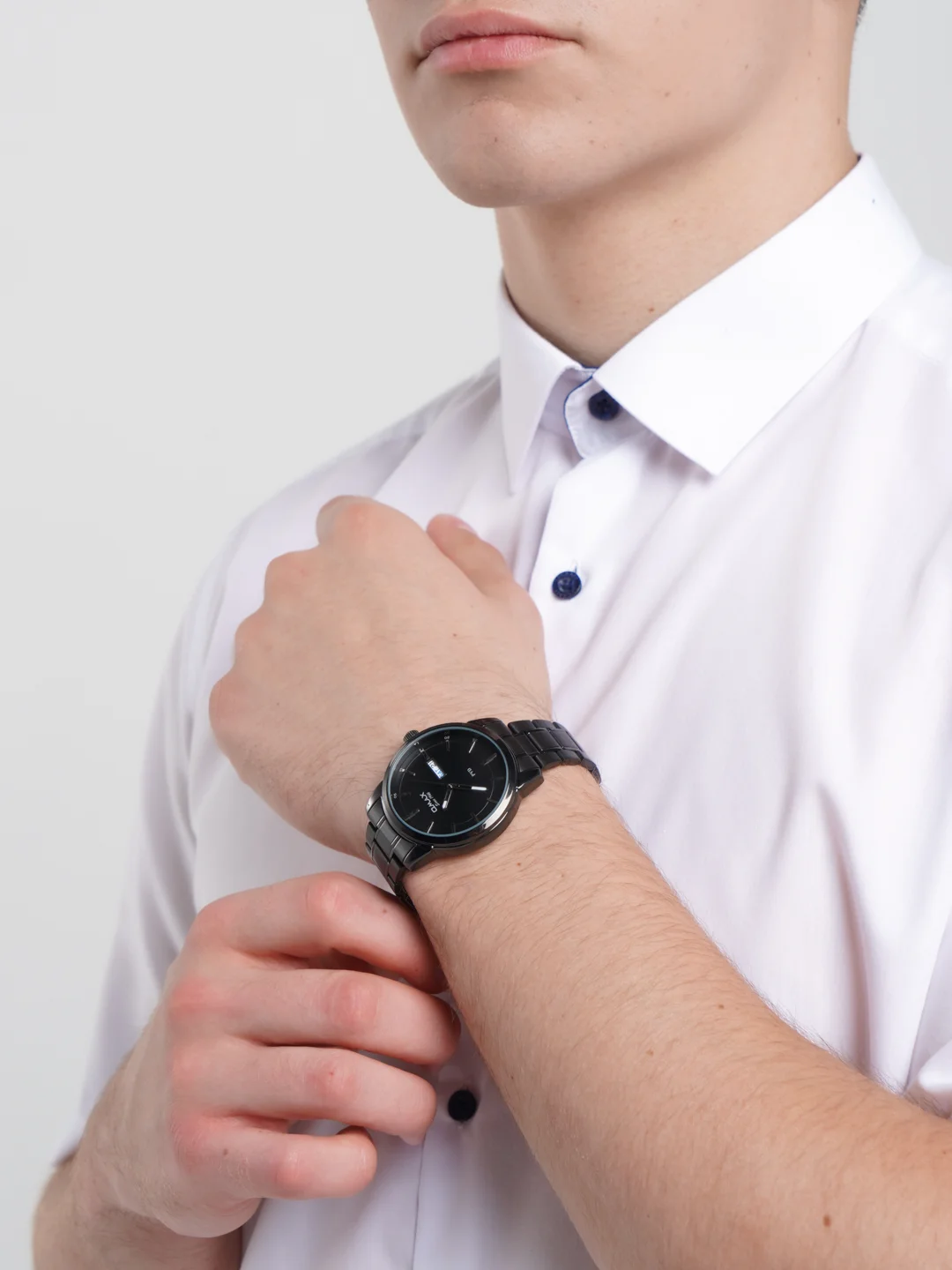 Черный часы OMAX FSD003