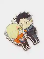 Значок деревянный по аниме "Юри на льду" (Yuri on Ice)