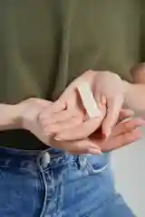Белый заколка