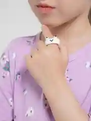 Белый кольцо с лягушкой