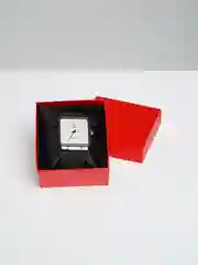 Белый женские наручные часы с коробкой