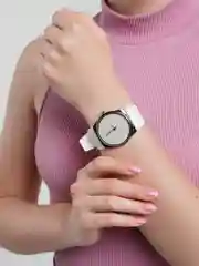 Белый женские наручные часы, с коробкой