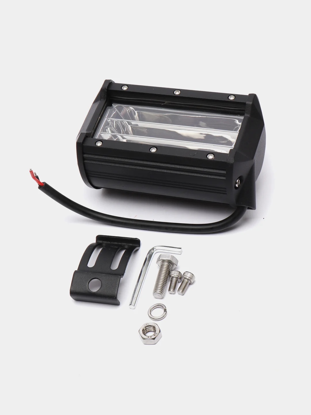 Светодиодная фара прямоугольная, 135 х 60 х 80, 12V, крепления в комплекте
