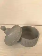 Серый металлик кашпо из гипса