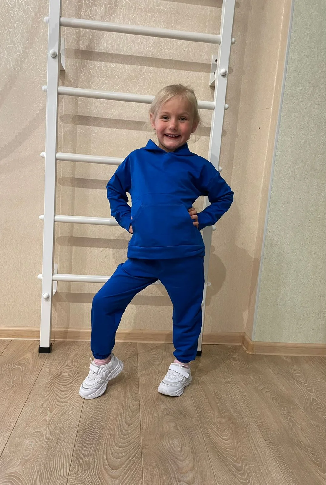 Синий детский спортивный костюм: худи и джоггеры