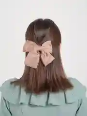 Бежевый меланж бант на заколке