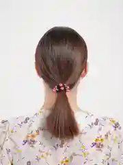 Розовый резинка для волос