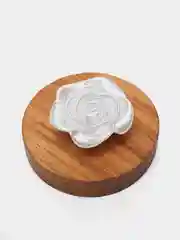 Белый полубусины фигурные Роза