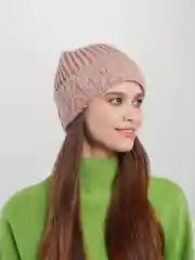 Карамельный шапка женская, вязаная