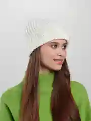 Белый шапка женская, вязаная