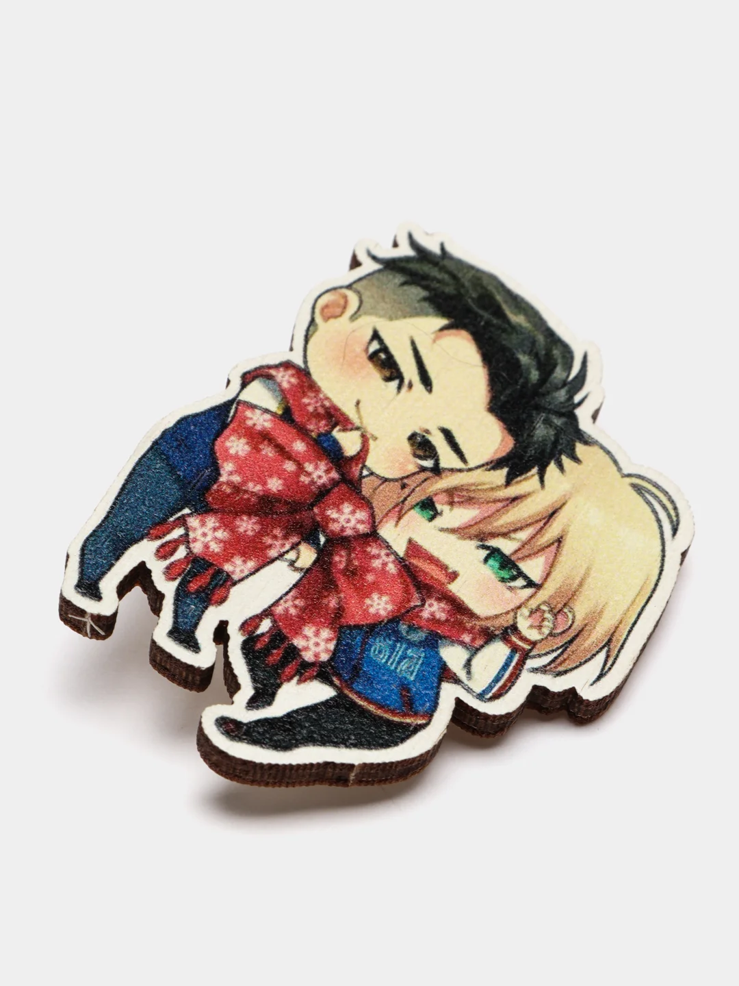 Значок деревянный по аниме "Юри на льду" (Yuri on Ice)