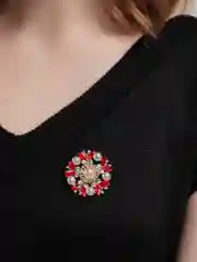 Алый брошь на булавке женская "Цветущий Бутон"