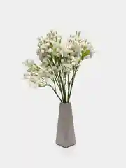 Цветы и зелень искусственные