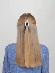 Белый краб-заколка для волос
