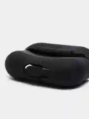 Черный чехол на Airpods Pro