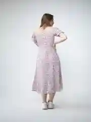 Белый платье с боковым разрезом, длина миди