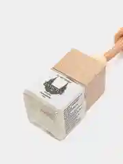 Автомобильный ароматизатор, автопарфюм