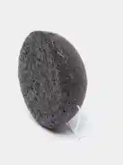 Черный конжаковый спонж для умывания лица