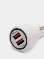 Белый автомобильное зарядное устройство для телефона в прикуриватель