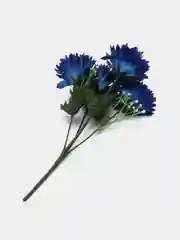 Темно-синий искусственные цветы хризантемы, букет.