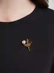 Бронзовый брошь женская "Балерина"