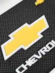 Автомобильный противоскользящий коврик для телефона, с логотипами марок авто