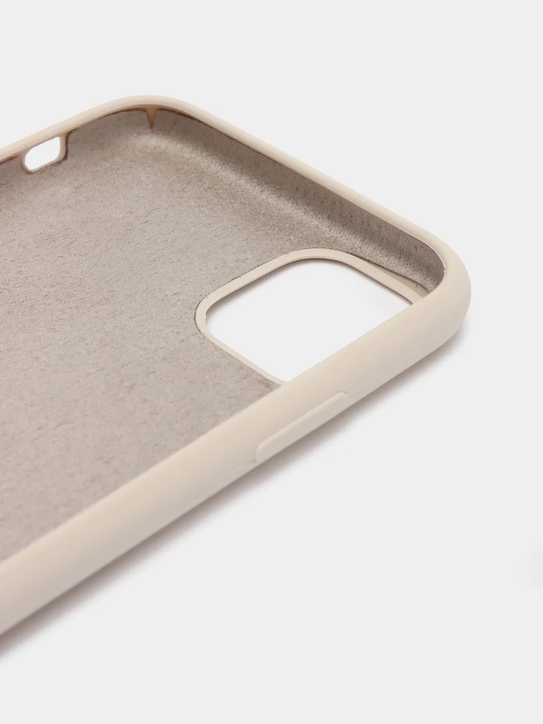Бежевый чехол Silicone Case для iPhone 11 с закрытым низом