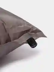 Серебряный подушка туристическая самонадувающаяся