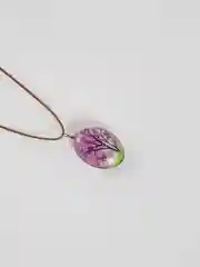 Розовый ожерелье на шею, с прозрачным кулоном