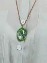 Лесной зеленый ожерелье на шею, с прозрачным кулоном