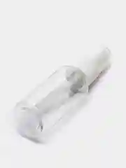 Белый флакон с распылителем для жидкости