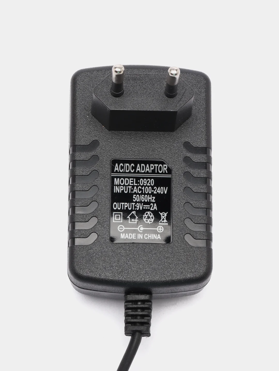 Блок питания для планшетных ПК и других устройств 9V 2A, разъем 5,5*2,5