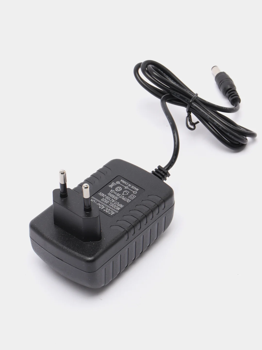 Блок питания для планшетных ПК и других устройств 9V 2A, разъем 5,5*2,5