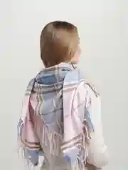 Розовый платок в клетку
