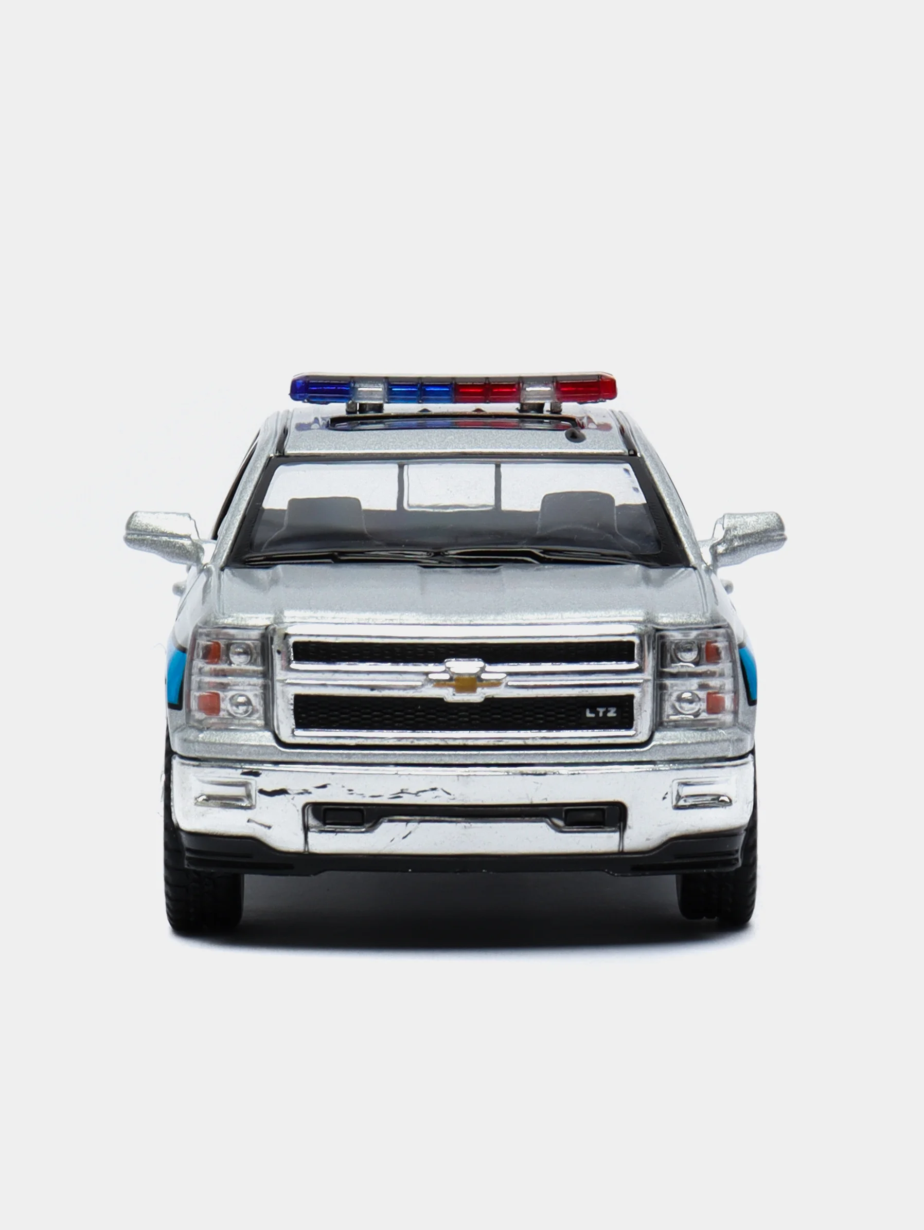 Серебряный металлическая машинка 2014 Chevrolet Silverado 1:46 Kinsmart KT5381DPR