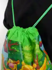 Зеленый мешок для обуви с мультгероями