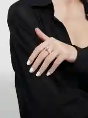 Коралловый кольца из эпоксидной смолы с камнем