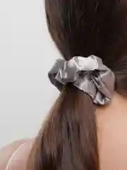 Серебряный резинка для волос, атласная