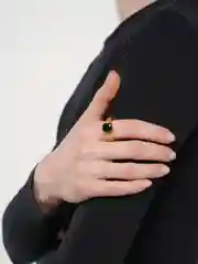 Желтый кольца из эпоксидной смолы с камнем