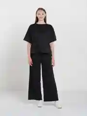 Черный костюм женский, брюки широкие на резинке
