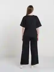 Черный костюм женский, брюки широкие на резинке