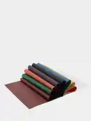 Голубой цветная бумага, ножницы и клей