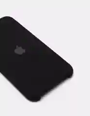 Белый силиконовый защитный чехол на iPhone 11