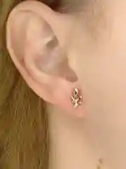 Серьги гвоздики Листик
