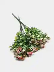 Коралловый букет искусственной зелени