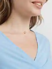 Кулон на эластичной леске