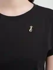 Белый брошь "Буква"