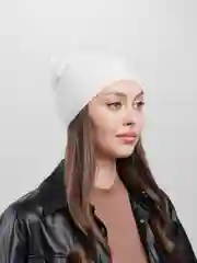 Слоновая кость шапка  женская со стразами ЛОСК