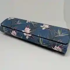 Синий футляр для очков