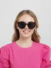 Солнцезащитные очки с крупными линзами
